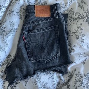 levi’s black shorts